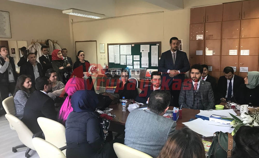 Tüm Öğretmenleri Tek Tek Kutladılar