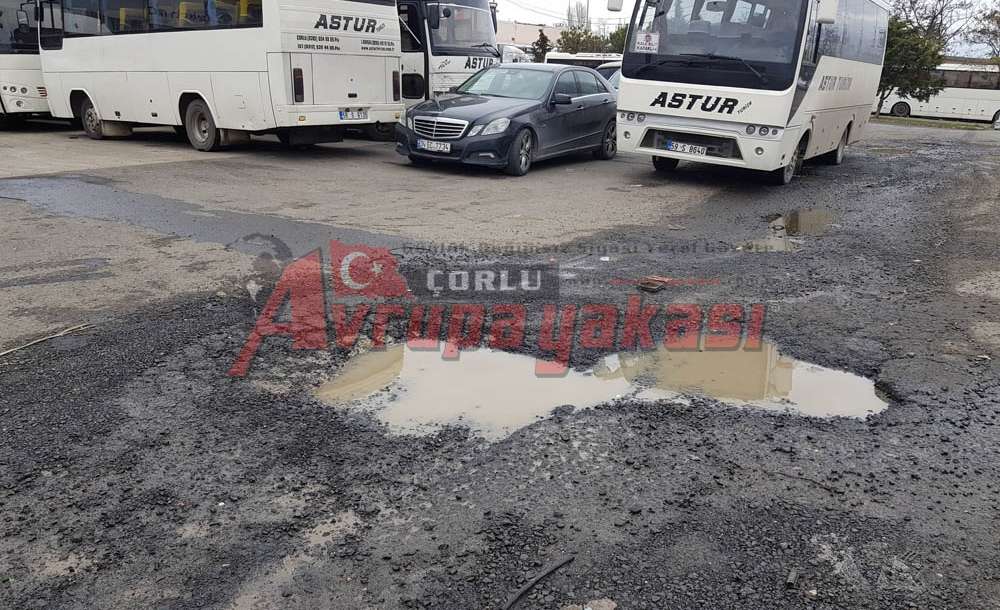 Çorlu Yeni Sanayi'de Asfalt Ağlıyor