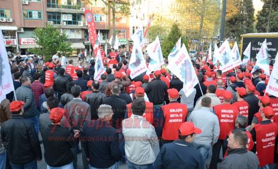 Metal İşçileri Meydana İndi