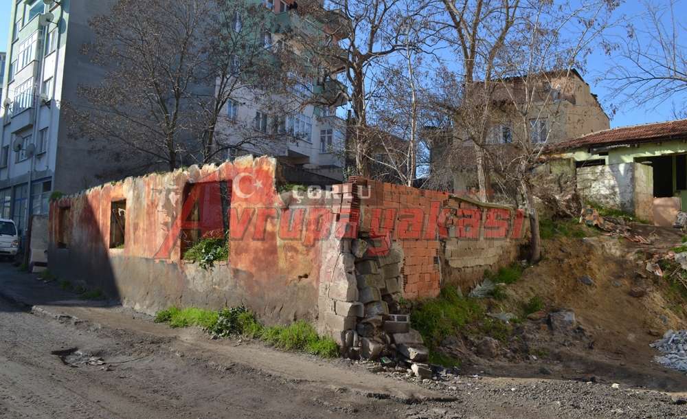 Bağımlı Yatağı Ev Yıkılacak