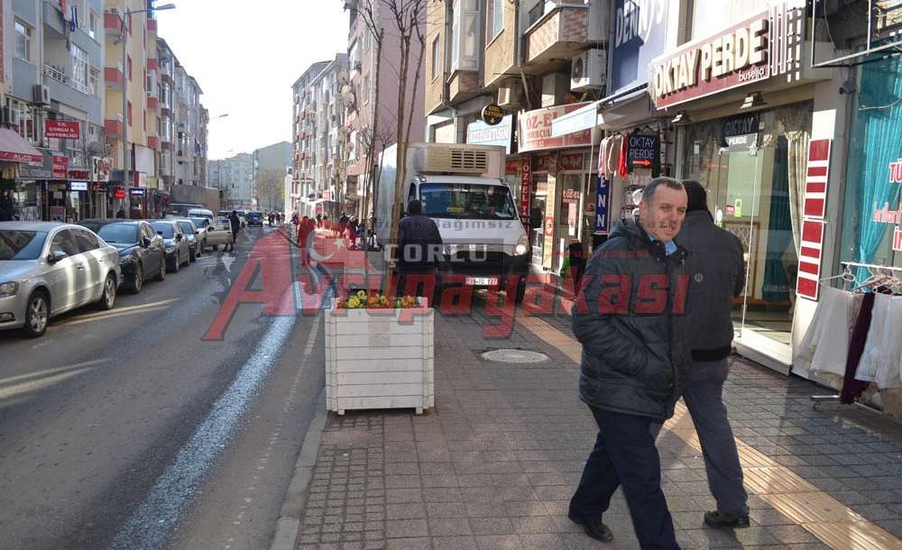 Kaldırımlar Yük Boşaltma Yeri Değil