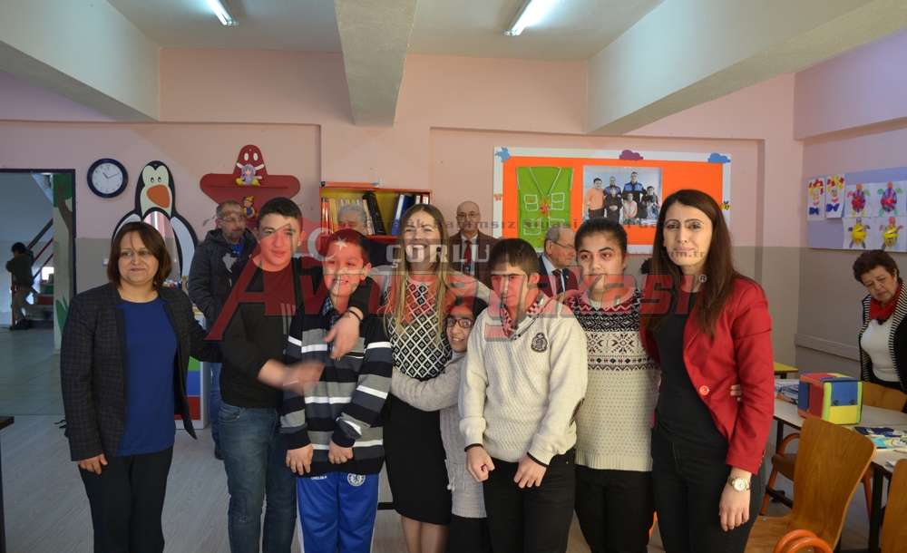 Kızılay'dan Özel Öğrencilere Özel Sınıf