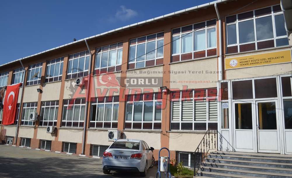 Bu Okul İşsizliği Önlüyor