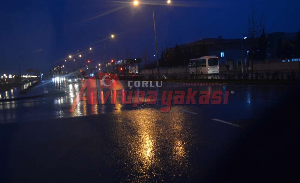 Bülent Ecevit Bulvarında Gölet Oluştu