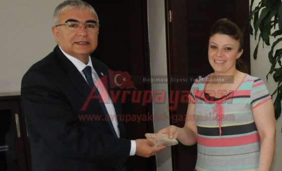 Altın Dolu Çantayı Sahibine Teslim Etti