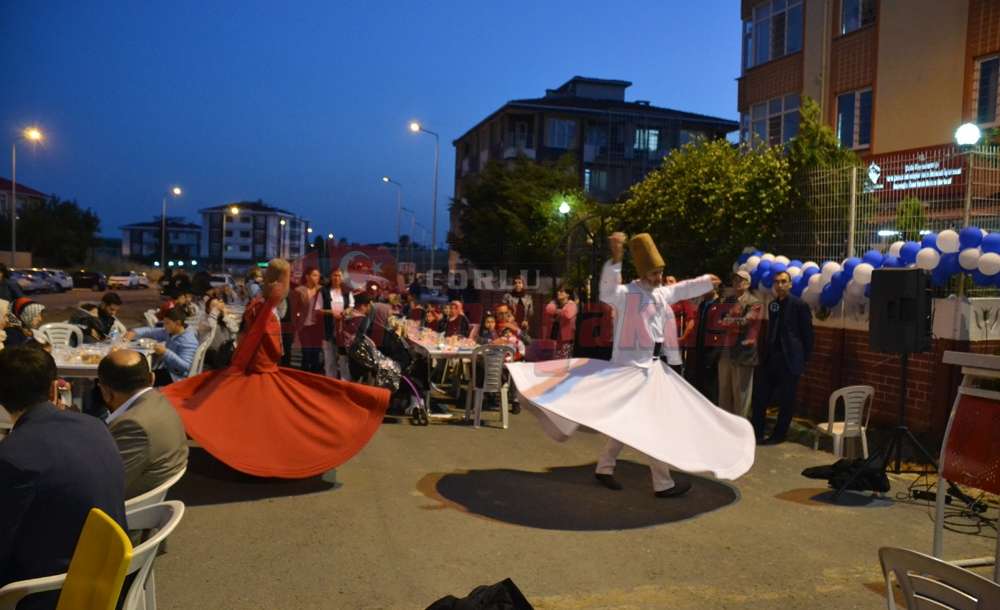 Vakıftan Semazenli İftar