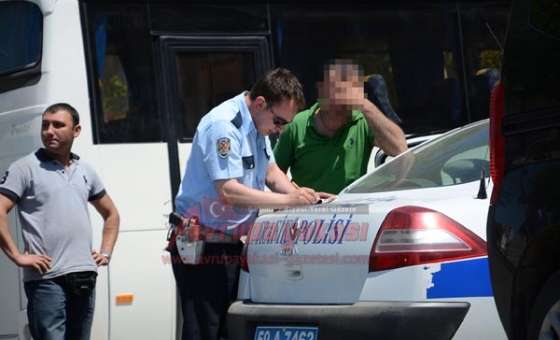 Manevra Yapan Servis Minibüsü Yaşlı Kadını Ezdi, Sürücü Şoka Girdi