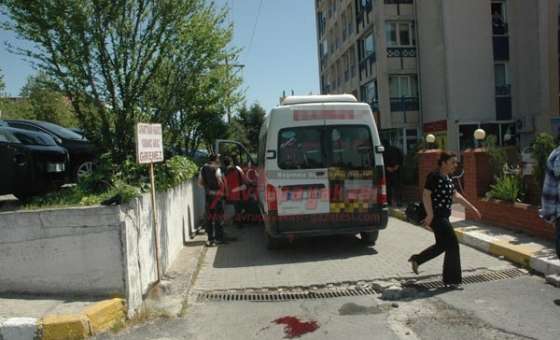 Manevra Yapan Servis Minibüsü Yaşlı Kadını Ezdi, Sürücü Şoka Girdi