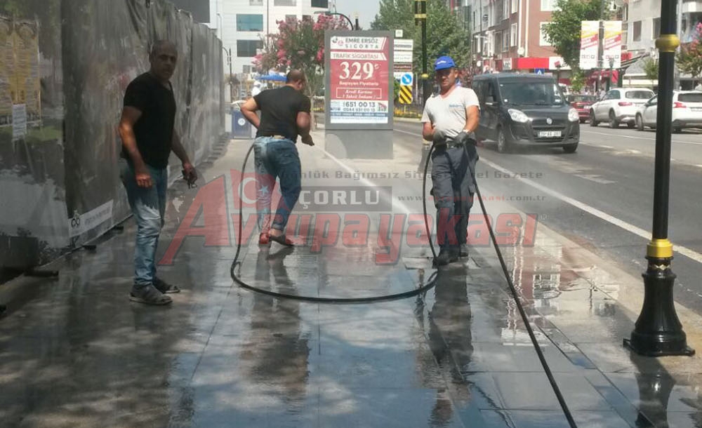 Belediye Ekipleri Temizledi