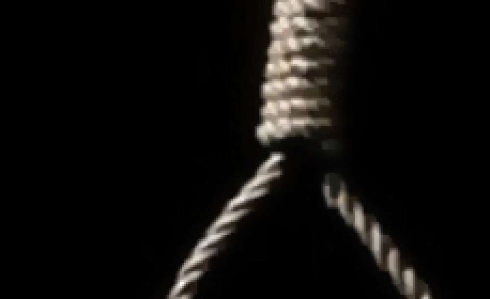 Evinde Asılı Halde Bulundu