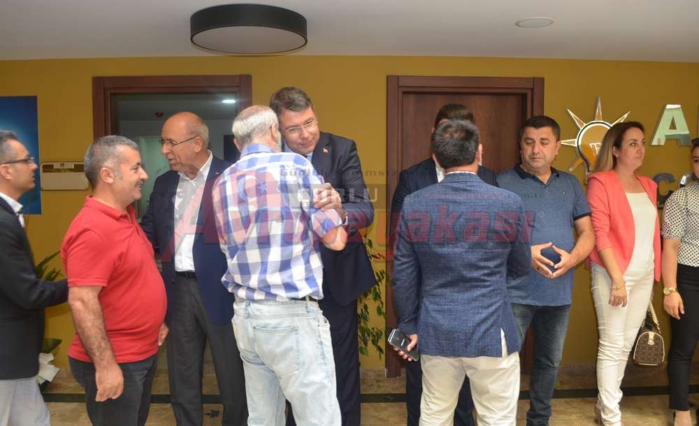 Ak Partililer Ilçe Binasında Bayramlaştı 