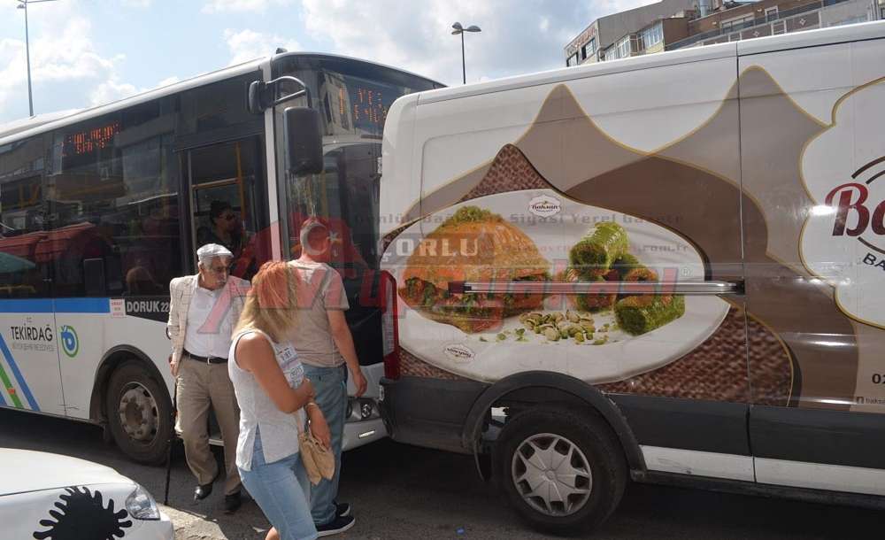 Otobüs Kaza Yaptı  