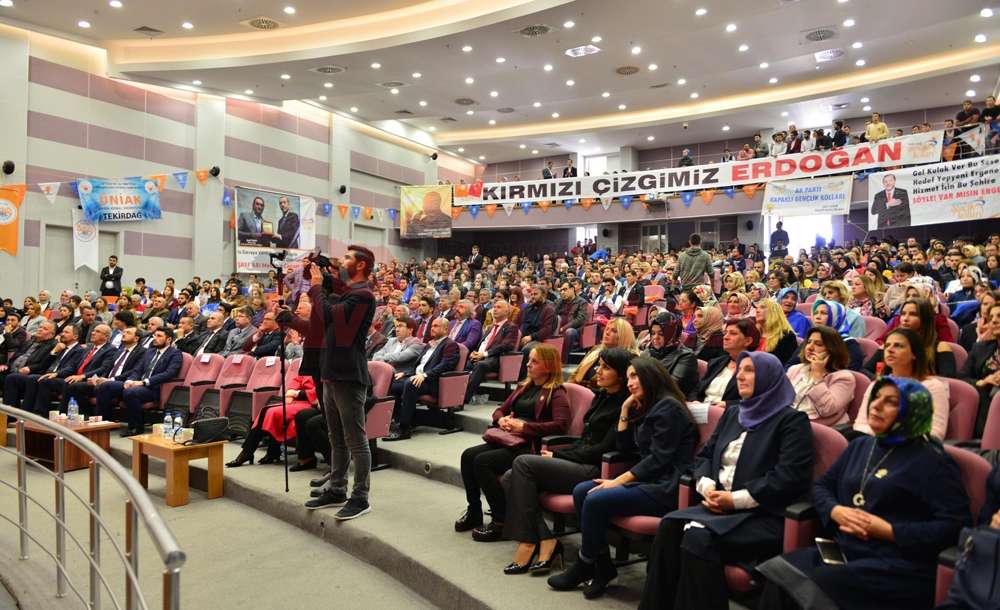 Ak Gençlik Seçim Startını Verdi