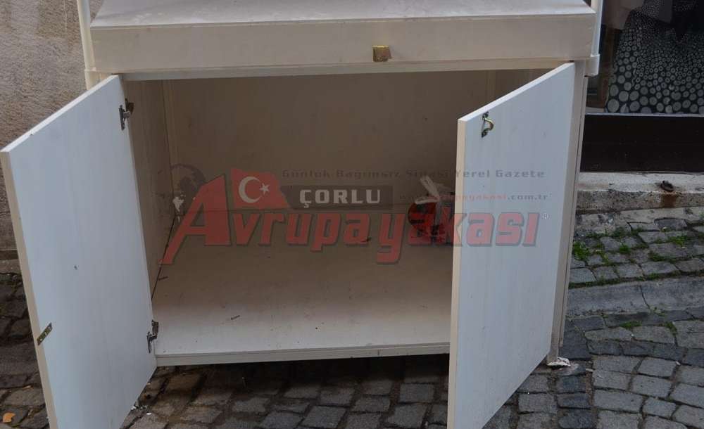 Sanat İçin Kullanılacak Tezgâhlar, Sığınak Oldu