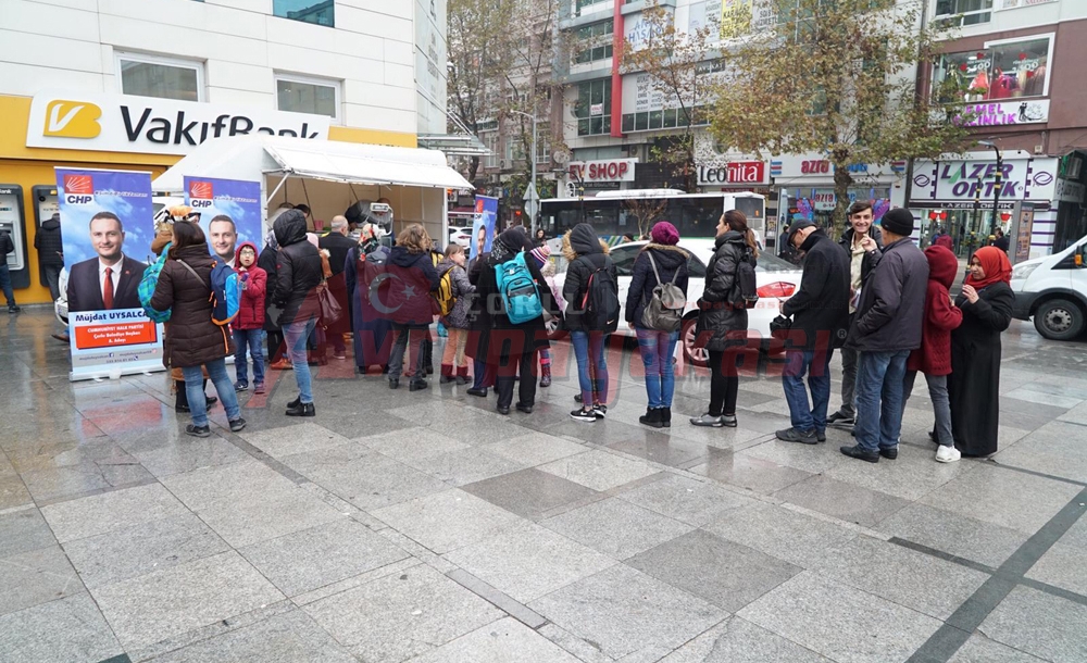 Uysalcan, Vatandaşın Kandilini Kutladı 