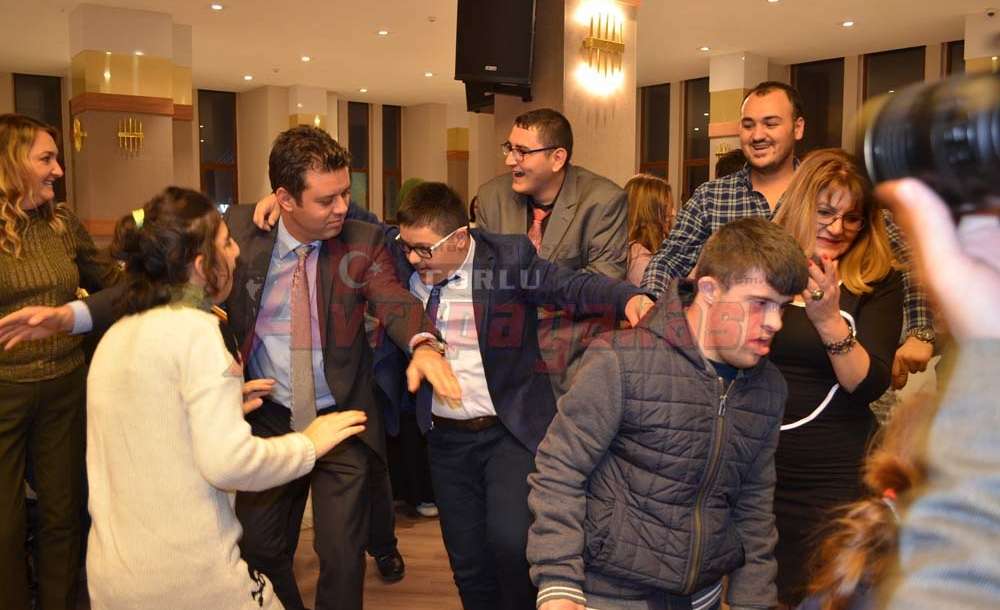 Engelli Vatandaşlar Ve Aileleri Gönüllerince Eğlendi 