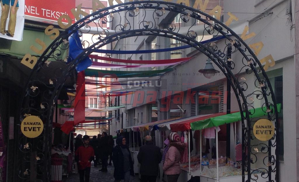 Soğuğa Rağmen Stantları Açtılar 