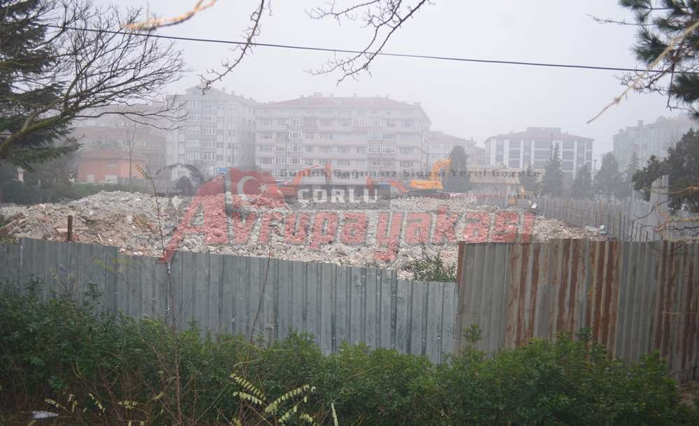 Tamamen Yıkıldı