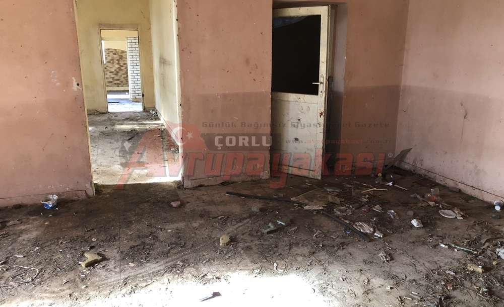 Eski Okul Şimdi Uyuşturucu Yuvası Oldu 