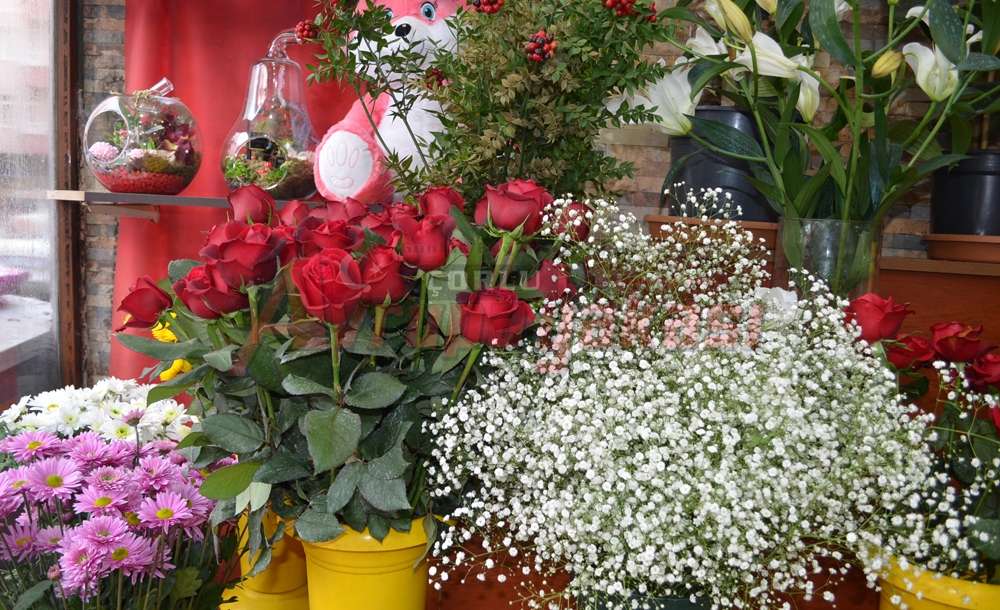 Yeni Yıla Girerken Sevgililer Çiçekçilere Koştu 