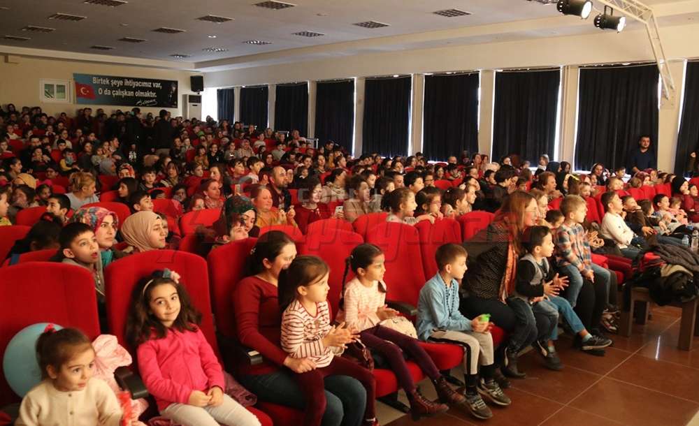 Çocuk Oyunları Tiyatro Festivali Tekirdağlı Çocuklarla Buluştu