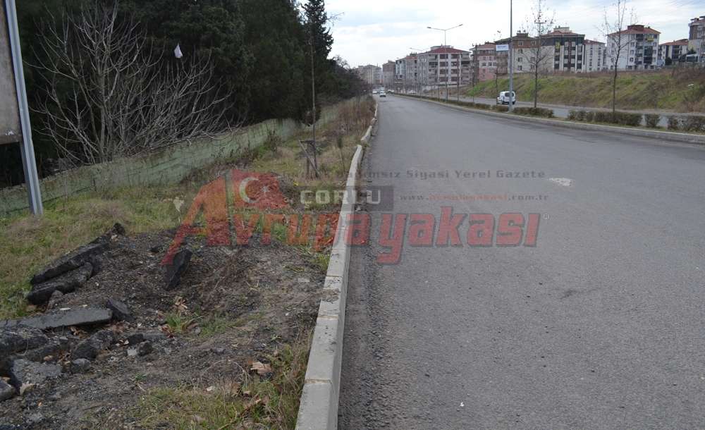 Yol Yapıldı Kaldırım Yapılmadı 