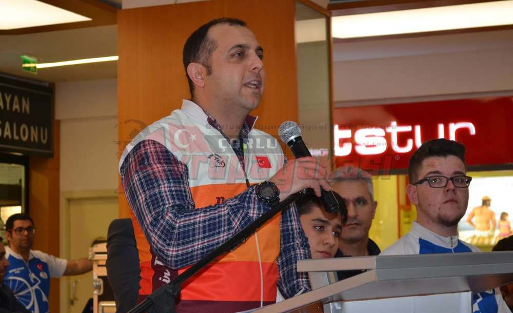 “Demir Pedal'dan Anlamlı Ödül Töreni”