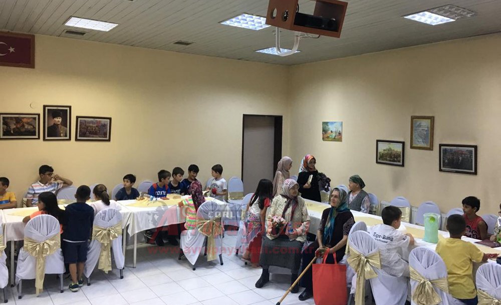 İlim Yayma'nın Öğrencileri Huzur Evi'ni Ziyaret Etti 