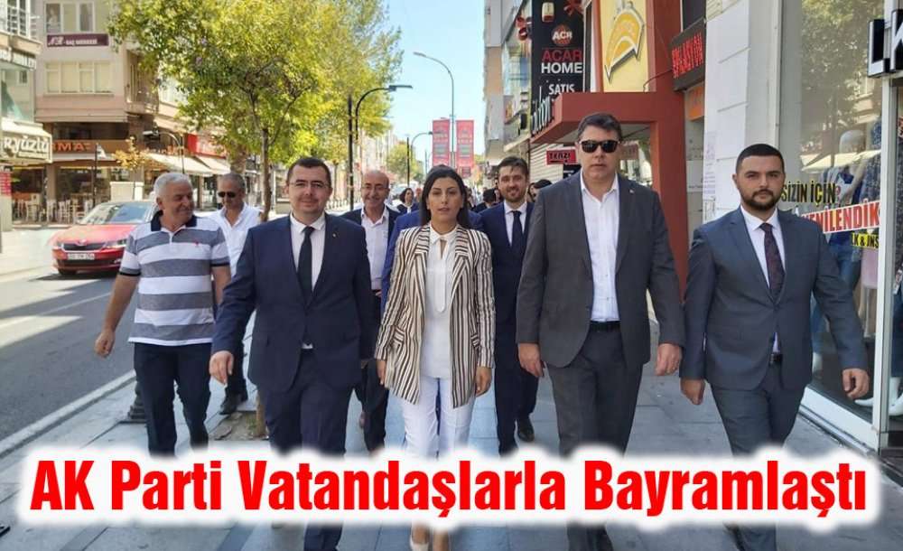 Ak Parti Vatandaşlarla Bayramlaştı 