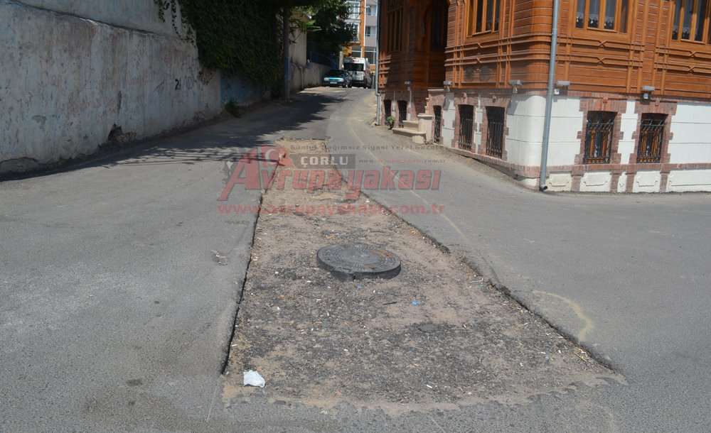 Tarihi Binaya Yakışmayan Görüntü 
