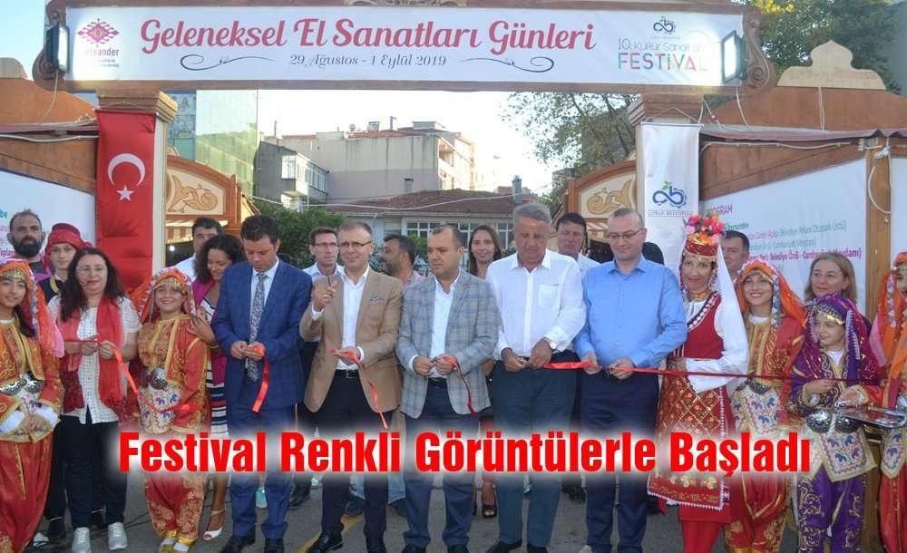 Festival Renkli Görüntülerle Başladı