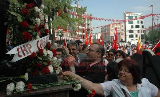 Çelenk Sunma Töreni Gerçekleştirildi