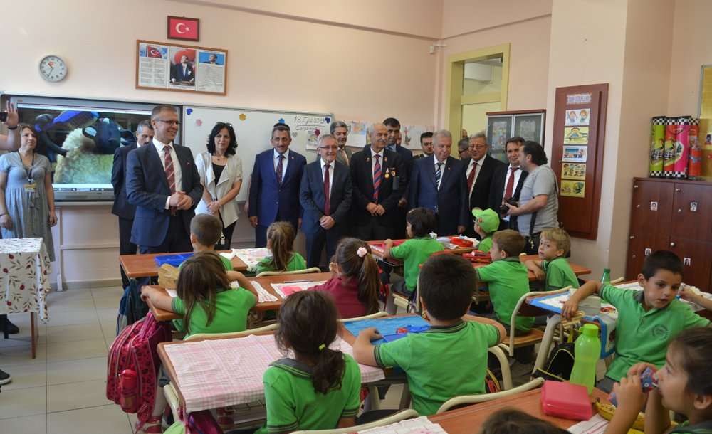 İlköğretim Haftası Renkli Görüntülere Sahne Oldu 