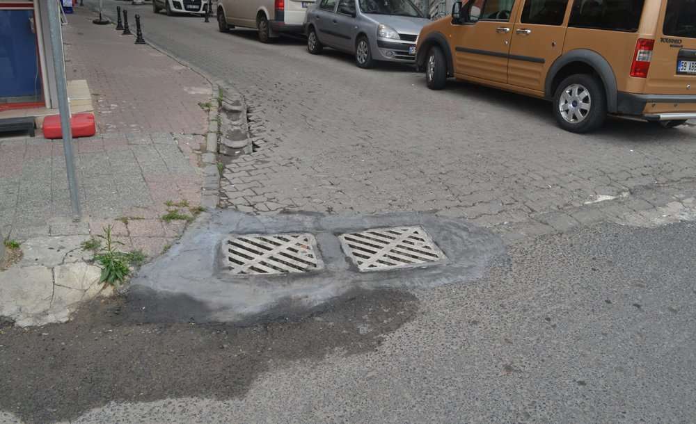 Yağmur Suyu Mazgalları Ve Rögarlar Değiştirildi