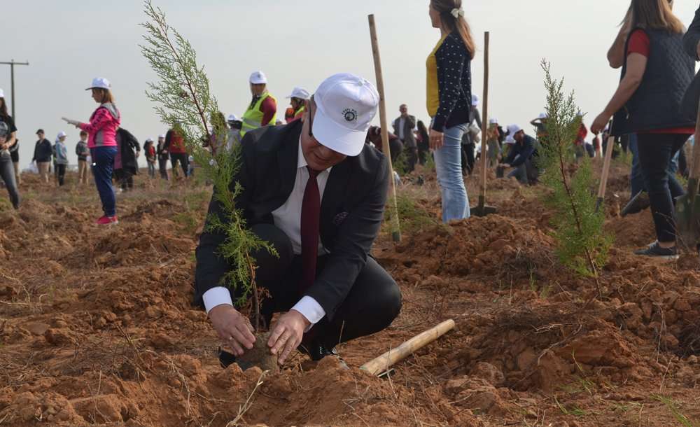 Gelecek İçin 20 Bin Fidan Toprakla Buluştu 