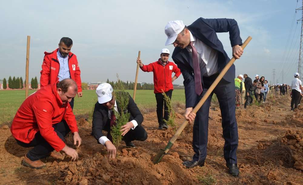 Gelecek İçin 20 Bin Fidan Toprakla Buluştu 