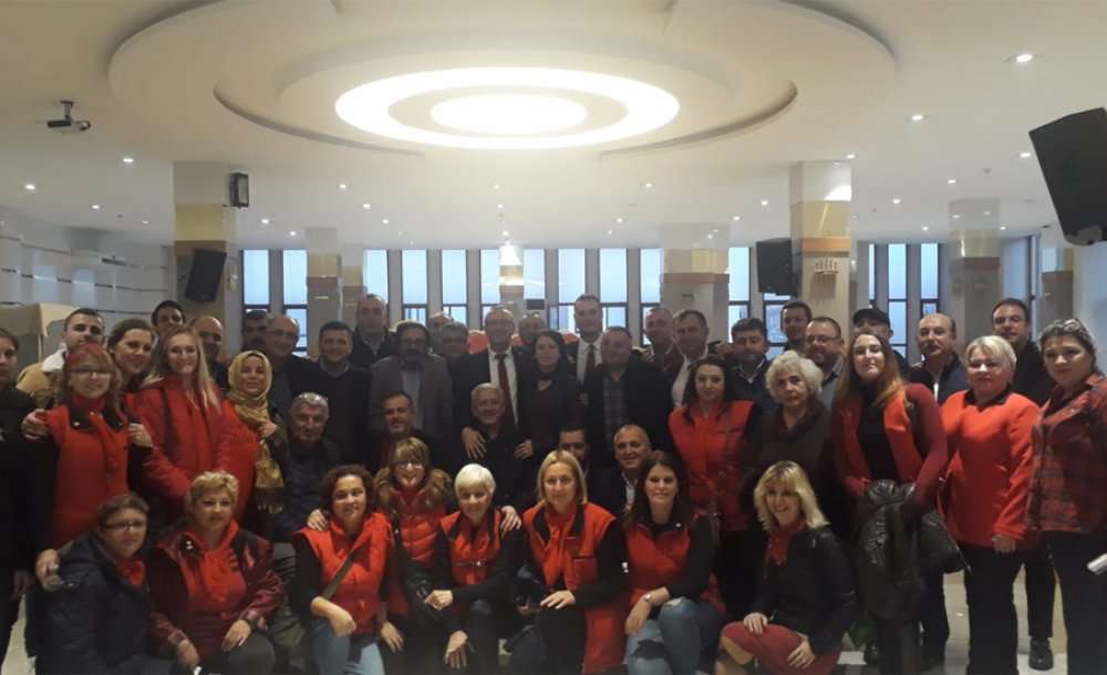 Muhittin Mahallesi'de Kırmızı Dedi 