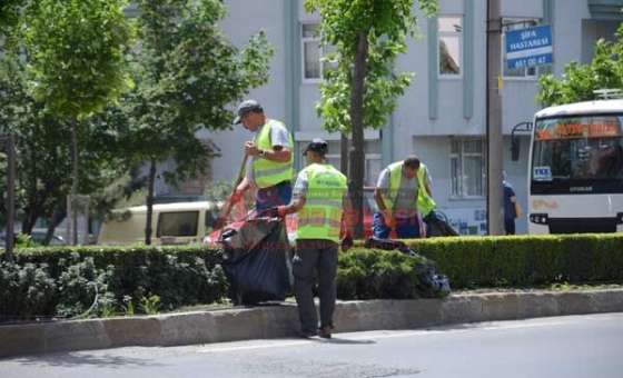 Park Ve Bahçeler Müdürlüğü Çalışıyor