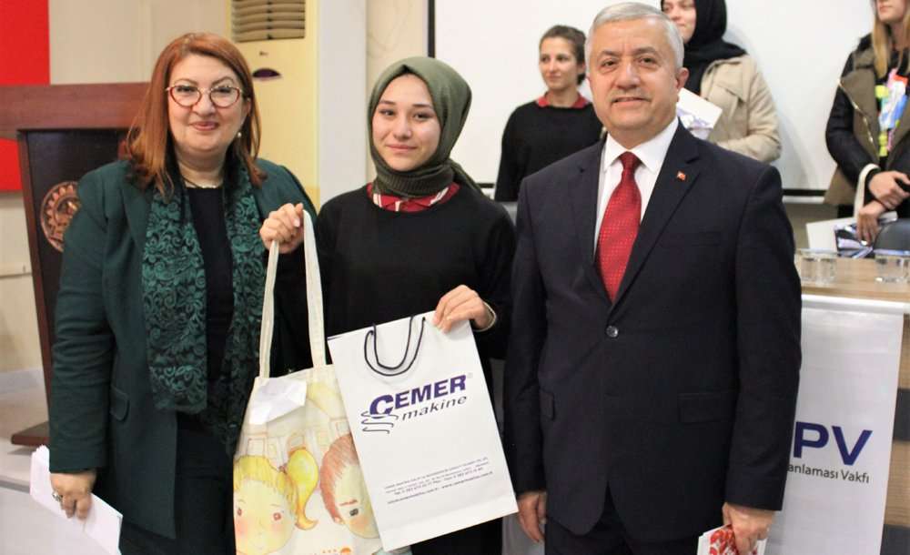 Meslek Lisesi'nde Ödül Töreni Düzenlendi 
