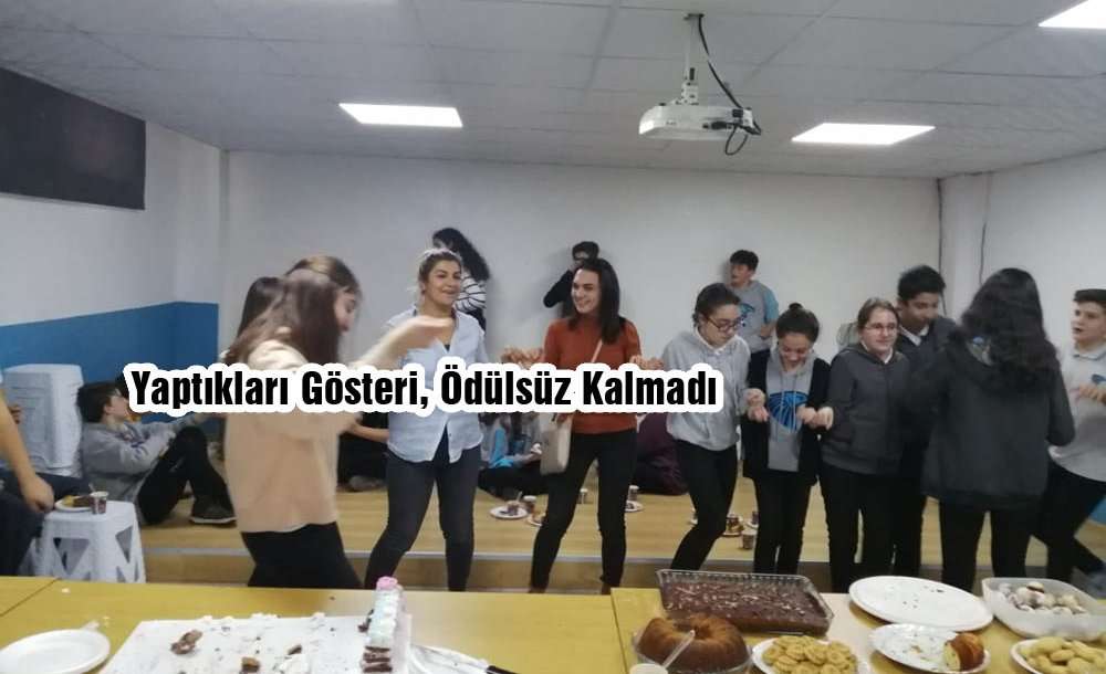 Yaptıkları Gösteri, Ödülsüz Kalmadı 