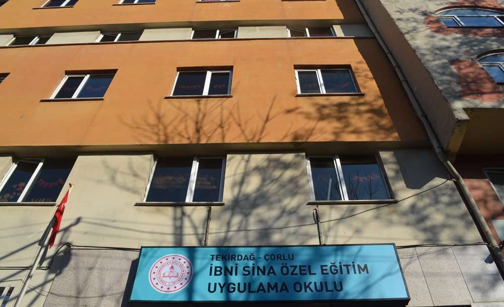 “Asansörler Engelli Öğrenciler İçin Uygun Değil”