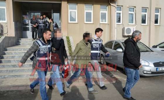 Uyuşturucu Operasyonunda Gözaltına Alınan 5 Kişiden 3'ü Tutuklandı  