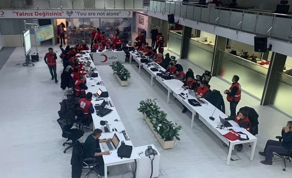 Türkiye, Elazığ Depreminde Tek Yürek Oldu 