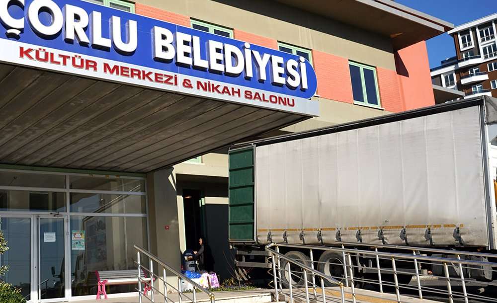 Yardım Malzemeleri Deprem Bölgesine Gönderildi 