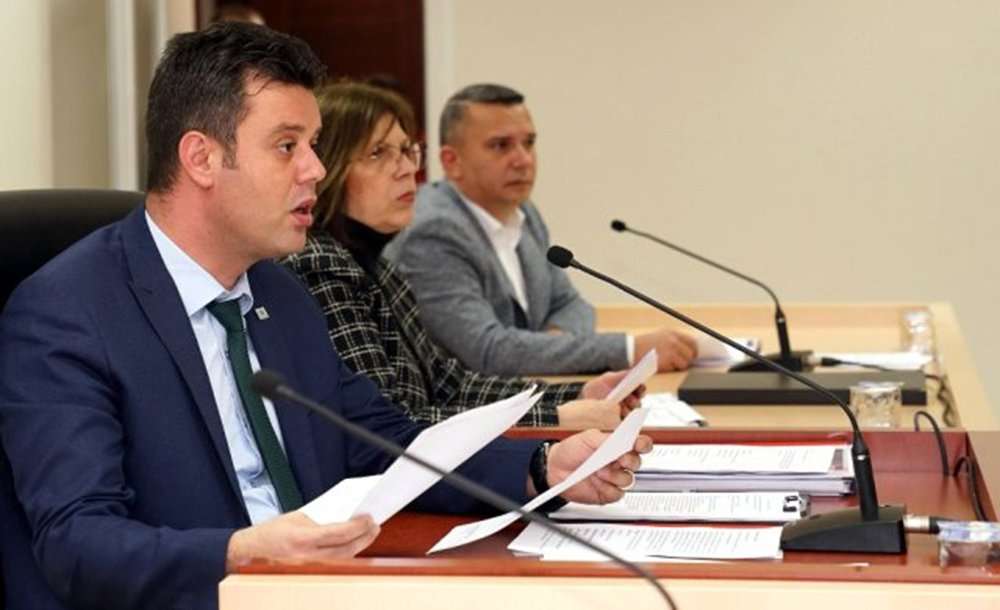 " Boş Duran Binaları Belediyemize Tahsis Edin "