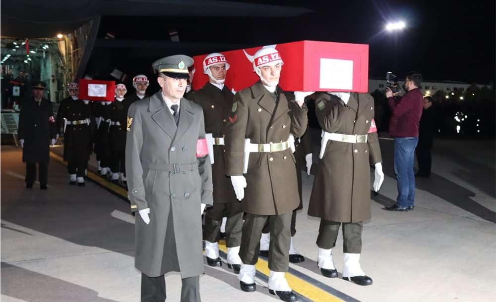 Şehitler, Çorlu Atatürk Havalimanı'nda Törenle Karşılandı 