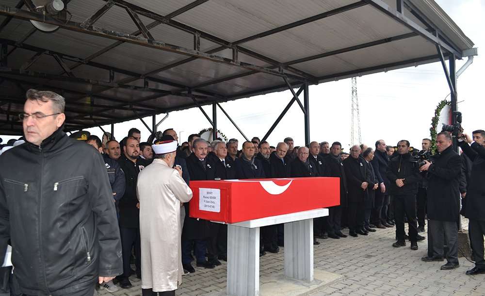 Kahramanlar Son Yolculuğuna Uğurlandı 