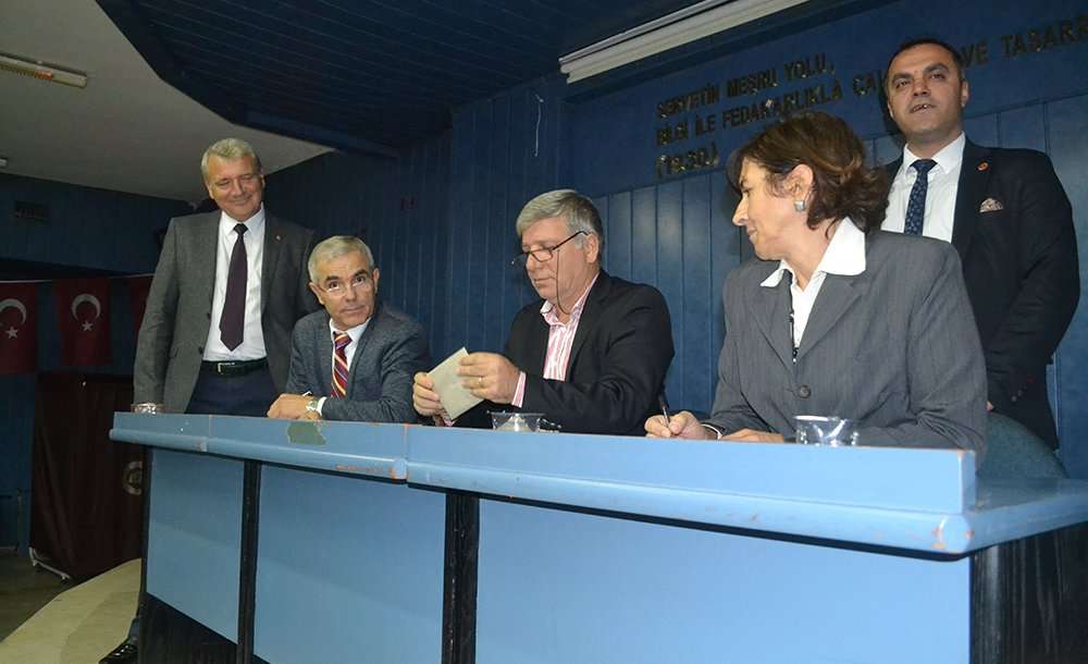 İstifa Eden Muhtarlar Derneğe Tekrar Üye Oldu 