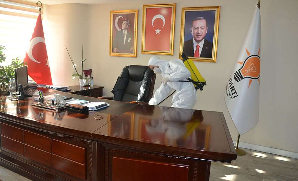 Ak Parti İlçe Binası Dezenfekte Edildi 
