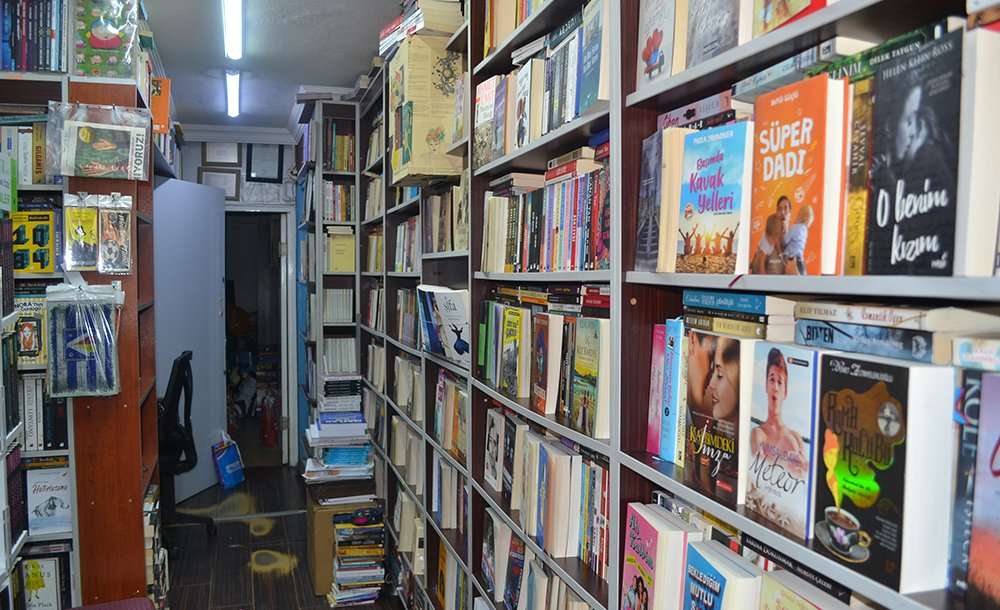Evlerinde Kalan Vatandaşlar İnternetten Kitap Alıyor 